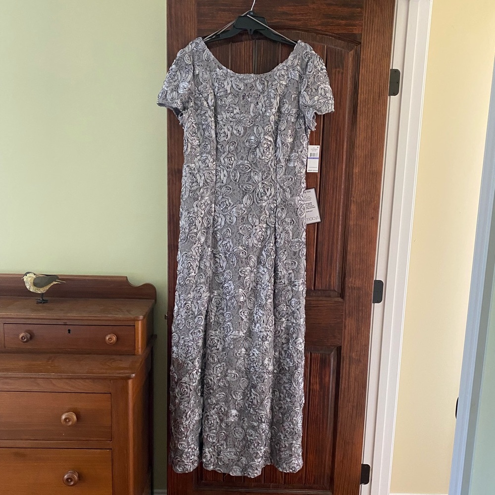 Formal gown, NWT by Alex Evenings